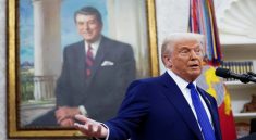 Dukungan Kaum Hispanik terhadap Trump Mulai Memudar