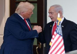 Trump Kendurkan Tarif untuk Produk Teknologi Impor dari China
