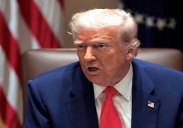 Trump Puji Ekonomi di Michigan, Publik Makin Skeptis