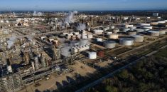Exxon Baytown Disorot saat AS Hentikan 24 Proyek Energi Bersih