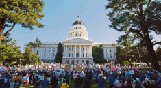 Mahkamah Agung Bahas Upaya Trump Batasi Kewarganegaraan