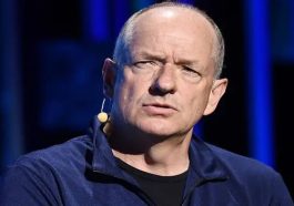 UnitedHealth Umumkan Mundurnya CEO Andrew Witty