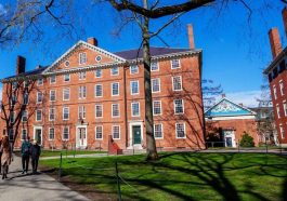 universitas-harvard-gugat-trump-soal-pencabutan-izin-mahasiswa