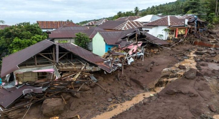 Banjir Bandang Texas: Puluhan Korban Jiwa dan Anak Hilang