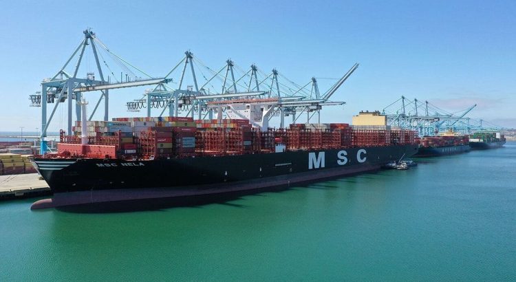 Defisit Perdagangan Barang Amerika Serikat Menyempit Tajam