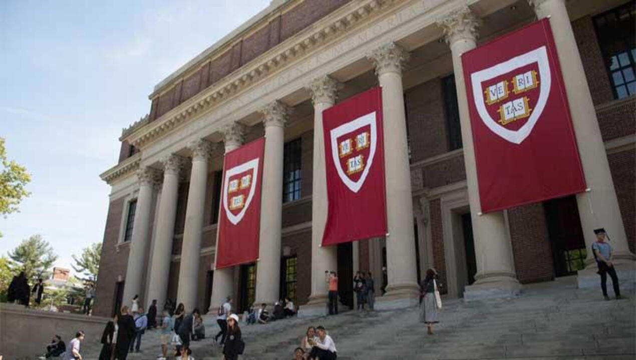 Universitas Harvard Gugat Pemerintah Trump atas Pembatalannya